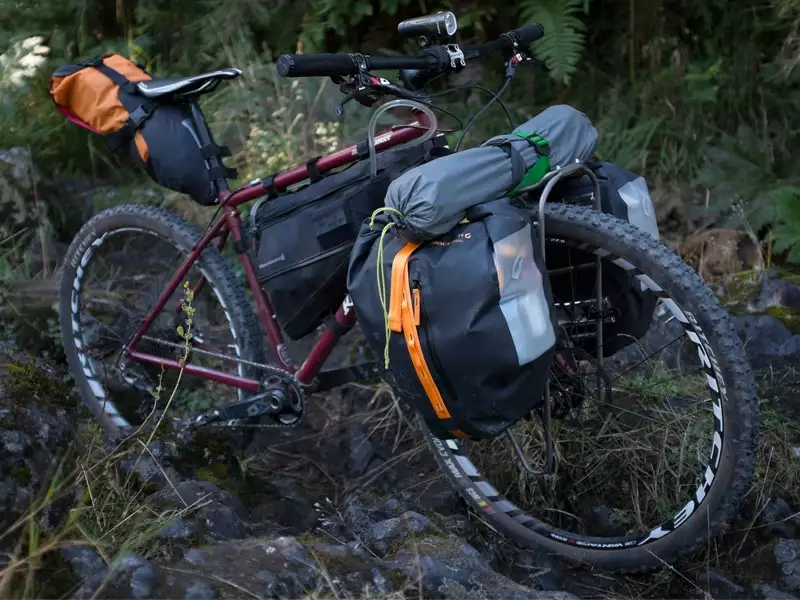 Torba na kierownicę BLACKBURN OUTPOST HANDLEBAR z workiem