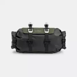 Torba na kierownicę BROOKS SCAPE HANDLEBAR ROLL, Mud Green, Pojemność 9-11L, Mocowanie na paskach, Wodoodporność IPX4 (NEW)