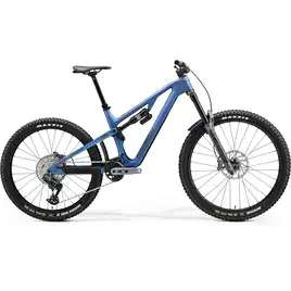 Merida One-Sixty 8000 2024 w kolorze Silk Blue – karbonowy rower enduro z zawieszeniem RockShox Zeb Ultimate i napędem SRAM GX AXS.